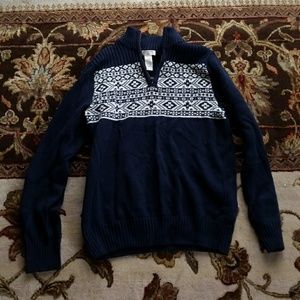 Cozy winter sweater with front zip